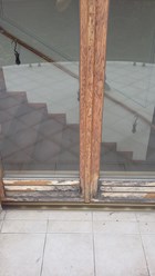Реставрация деревянных окон со стеклопакетами. До начала работ на объекте.