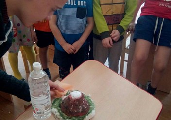 Проведение дня рождения в детском саду Искорка