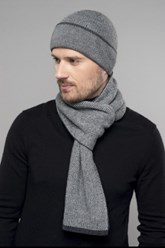 Мужской приятный комплект (шапка и шарф) серый.