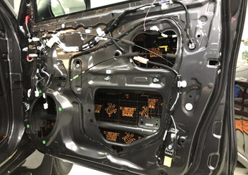 Шумоизоляция дверей Тойота LandCruiser Prado 150 2020 год