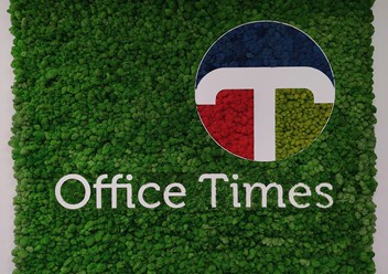 Логотип компании ОфисТаймс выполненный с помощью фитодизайна