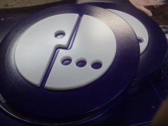 формованный логотип мегафон