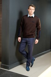 Одежда должна быть стильной, комфортной и тёплой. Огромный выбор джемперов, тёплого трикотажа, мужских сорочек от итальянского дизайнера Alessandro Dell Acqua