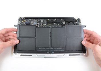 Замена аккумуляторной батареи MacBook