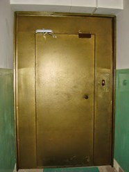 ВНУТРИ Тамбурная дверь на этаже (с эл.магнитным) с видео домофоном