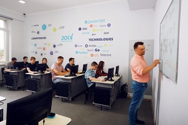 Фото компании АНО ДПО «Компьютерная Академия ШАГ» 4