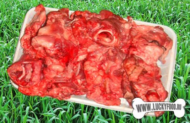 Мясо для собак - трахея баранья 
мясная состоит из хряща в виде трубочки, являющейся поставщиком кальция в организм собаки, а так же пикального мяса.
