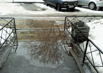 Партизана  Германа 26 кор.2 .Плывём к  1 подъезду . Никому нет дела.