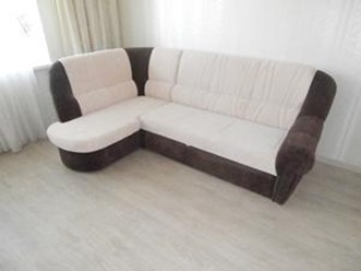 Обтяжка углового дивана тканью микровельвет