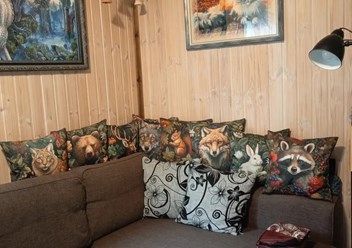 Уютные подушки handmade с принтами в викторианском стиле — добавьте комфорта интерьеру. Сшейте для дивана или кресла. Галерея идей handmade на сайте ARTGARDEN