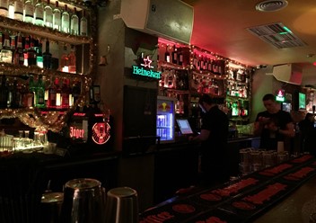 Фото компании  Papa`s BAR &amp; GRILL, бар-ресторан 4