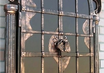 металлические защитные ставни на окна