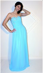 Голубое шифоновое платье с открытыми плечами