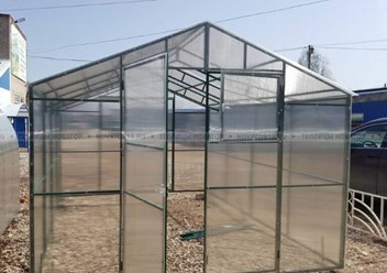 Теплица Домиком под поликарбонат