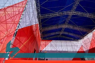 Заканчиваем монтаж визуальной части сцены на 9 Мая 2025 г. Площадь 400 летия Тюмени Подробнее о нашей работе: https://vk.com/album-228156506_308594755