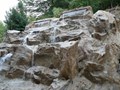 Каскадный искусственный водопад в г. Сочи.
Выполнен из полимерного материала.