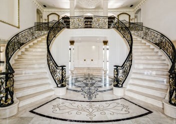 Один из наших проектов. Лестинца мрамора в частном доме.