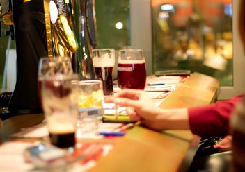 Фото компании  Клевер, ирландский паб 5