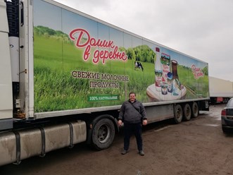 Изотермический полуприцеп SCHMITZ CARGOBULL уезжает к клиенту СГМ-ГРУПП (SGMTRUCKS.RU)