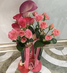 Букеты на заказ , цветы+ваза, поднос+открытка +упаковка подарка ручной работы
+79067340220