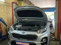Kia Sportage в сервисе на капитальном ремонте двигателя.