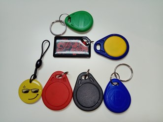 Различные виды домофонных ключей, разных форматов.