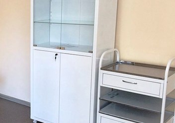 Продажа со склада медицинской металлической мебели