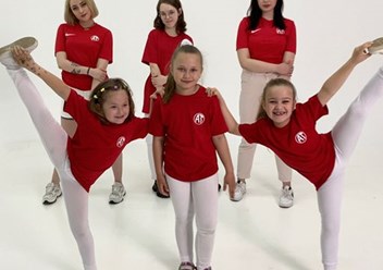 Фото компании ООО Азбука Танцев - Школа Танцев для Детей с 3-х лет 1