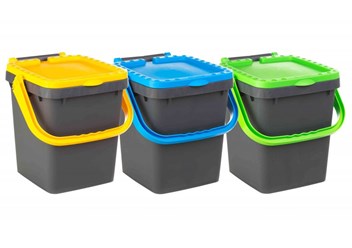 Комплект из трёх контейнеров для мусора идеально подойдет для организации раздельного сбора отходов дома и в офисе.