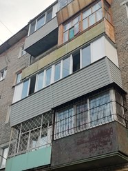 Остекление балконов с выносом в 5 этажном панельном доме омск