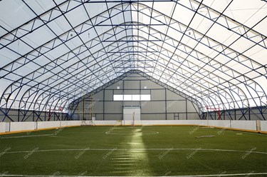 Спортивный корт, каркасно-тентовое сооружение. Заказчик - Администрация города Ангарска, 2017.