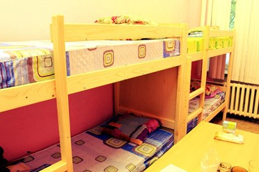 Отличный хостел возле метро Окружная и Петровско разумовская.  Мы сделали новый ремонт, обновили всю мебель и всегда рады новым гостям и интересным знакмоствам.