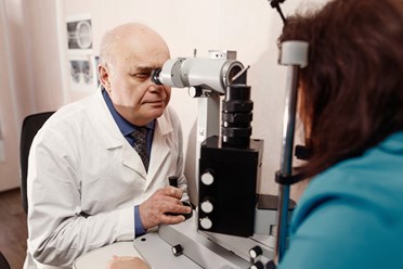 Приём офтальмолога и исследование глазного дна