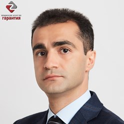 Руководитель юридического агентства "ГАРАНТИЯ" ‐ Караманов Вадим Карленович