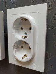 Розетка 2м с заземлением 16А белая AtlasDesign ШнайдерЭлектрик