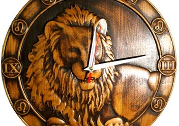 Часы резные из дерева-Знак зодиака ЛЕВ