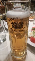 Фото компании  Максимилианс, баварский клубный ресторан 62