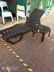 Шезлонг пляжный из пластика со столиком 7.т.р Россия