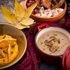 Фото компании  Saperavi Cafe, кафе грузинской кухни 7