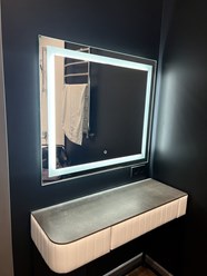 Зеркало с фронтальной подсветкой, изготовление на заказ светового зеркала любых форм и сегментности подсветки