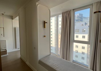 Балкон на Петра Ломако