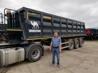 Самосвальный полуприцеп wielton уезжает к клиенту СГМ-ГРУПП (SGMTRUCKS.RU)