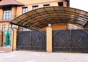 Ворота кованые и калитки в Туле, в Москве и области на заказ от производителя кованые ограждения от Артели ХК Вакула.