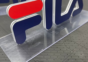 Табличка из акрила