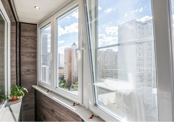 Теплое остекление балкона