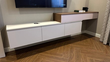 Современная тумба под телевизор

Тумба изготовлена из МДФ фасады покрытие Эмаль, каркас МДФ пленка ПВХ