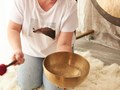 Виброакустический массаж тибетскими чашами