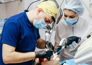 Фото компании  Стоматологическая клиника   «Лидер Дент» 1