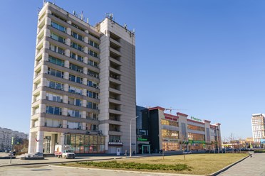 Вид от 2 выхода метро "Окская"