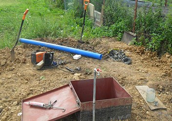 Кессон для скважины на воду с установкой под ключ на участке
